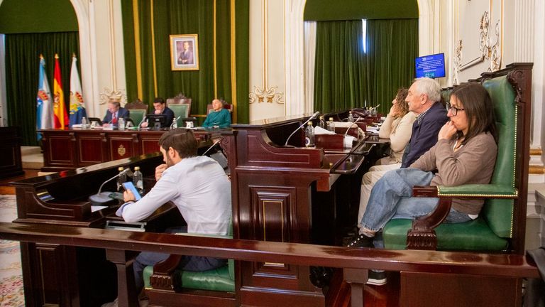 El PSOE fragmenta su voto al Plan Extra de la Diputación de Pontevedra: «Me he hecho un lío»