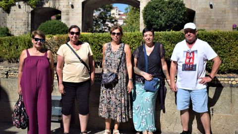Turistas en las Burgas de Ourense