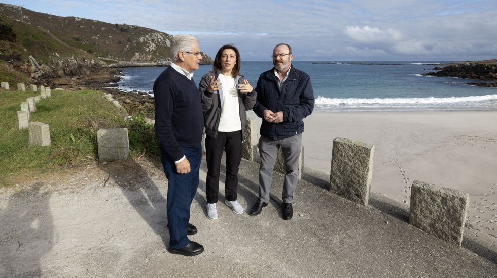 �ngeles V�zquez, entre Miguel Fern�ndez y Eduardo Parga