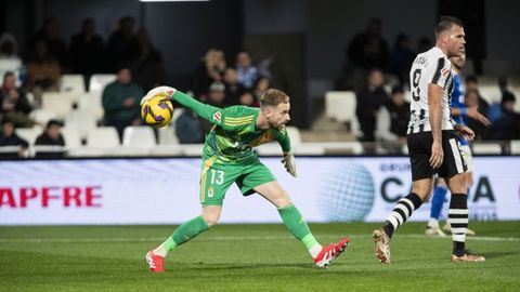 Aarn Escandell, durante el Cartagena-Real Oviedo