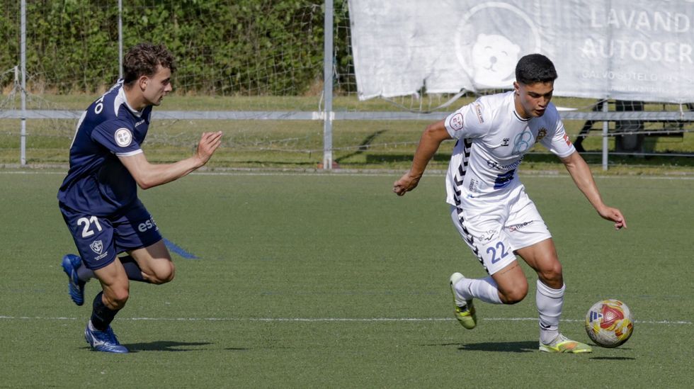 El Berganti&ntilde;os celebra uno de sus goles frente al Oviedo B
