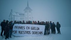Trabajadores de la estacin de Valgrande-Pajares en huelga