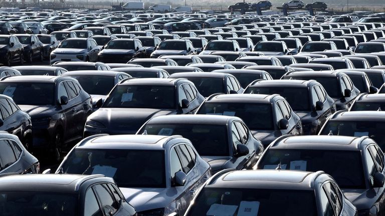 La producción de vehículos retrocede un 4 % en el 2025 por la baja demanda
