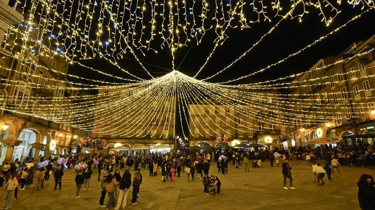 Las ciudades gallegas redoblan su apuesta por las luces de Navidad, con Vigo en cabeza