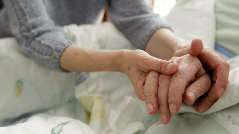 El Supremo establece que el permiso para ausentarse del trabajo por motivos familiares urgentes debe ser retribuido