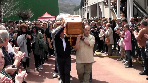 M�s de 4.000 personas despiden a los cuatro mineros de Villablino que fallecieron en la mina de Cerredo