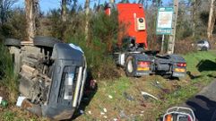 La víctima mortal viajaba en el turismo que chocó contra el camión