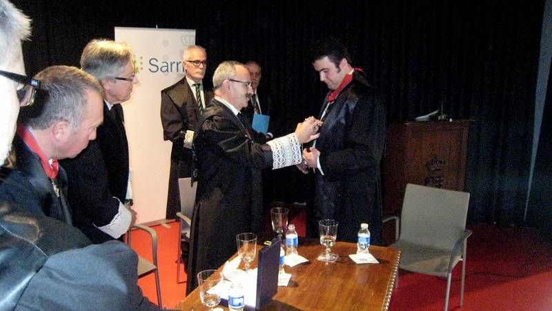 El hijo de Antonio D�az Fuentes, Juan, recibi� la condecoraci�n en nombre de su padre