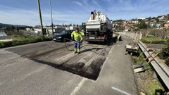 Trabajos de reparación del puente de la avenida de Domingo Fontán sobre la AP9, en Pontevedra