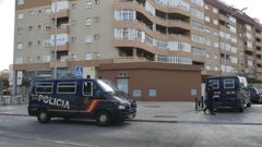 Agentes de la Polica Nacional en uno de los registros realizados el martes en Melilla
