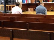 Los dos acusados, en la vista por conformidad en la Audiencia en Vigo esta ma�ana