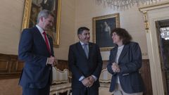 Jos Miones, presidente de Mercasa, se entrevist esta maana con la alcaldesa, Goretti Sanmartn, en un encuentro al que asisti el delegado del Gobierno en Galicia, Pedro Blanco (en el centro)