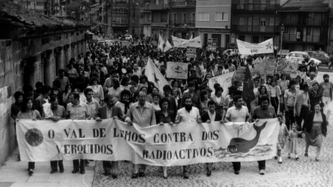 Manifestacin en Monforte en 1982 contra los vertidos radiactivos