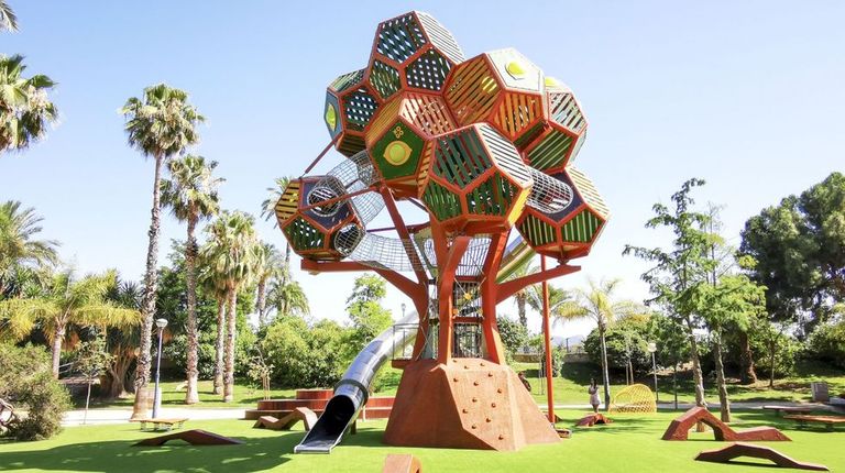 Parques emblemáticos que hoy son tendencia: este de Galopín es una estructura con forma de limonero de 11 metros de altura.