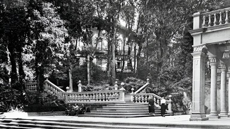 Escalinata realizada por Coullaut-Valera en Mondariz-Balneario