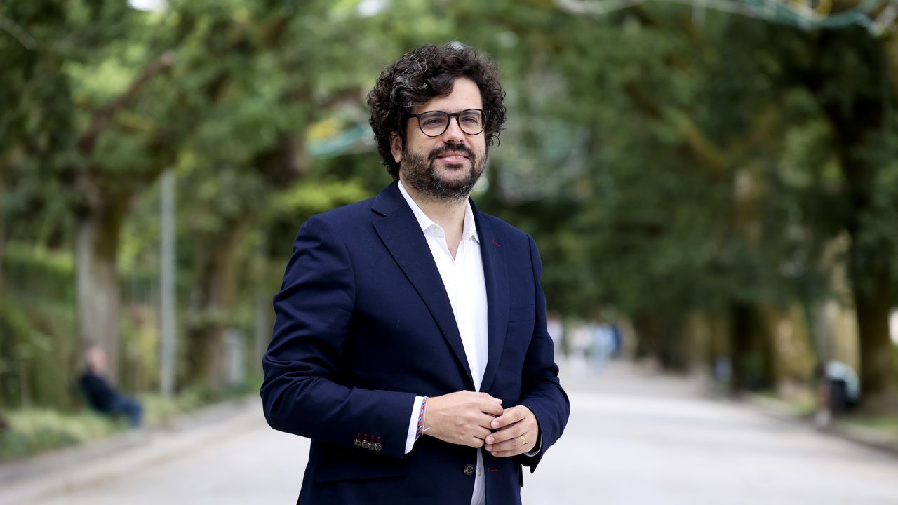 Ant�n Leis: �Estoy con muchas ganas ante un desaf�o importante en Acnur�.Alba Lago posa ante la c�mara.