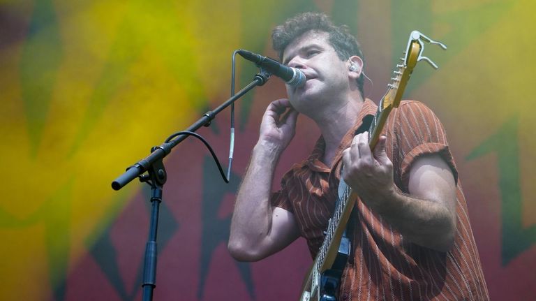 Triángulo de Amor Bizarro versiona 21 años después la canción de New Order de la que tomaron su nombre