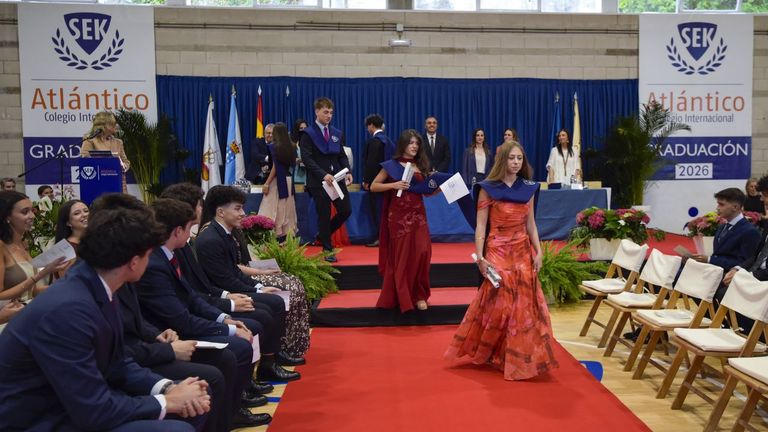 Graduación de 60 alumnos del SEK-Atlántico: «Cada uno deja un recuerdo único de su paso»