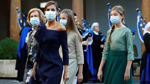 La reina Letizia y familia. 