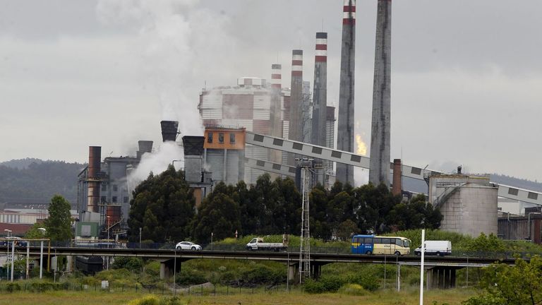 La multinacional ArcelorMittal estudia el traslado de actividades de Europa a la India