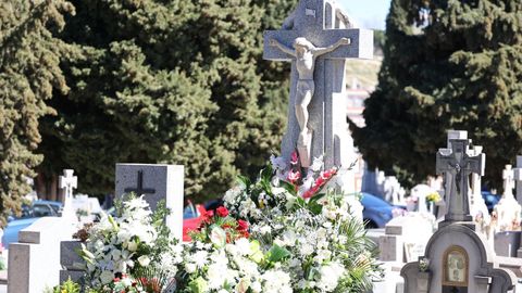 Tumba de Laura Valenzuela en el cementerio de la Almudena, en Madrid
