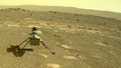 El helicptero ya se encuentra sobre el suelo marciano esperando la orden para despegar