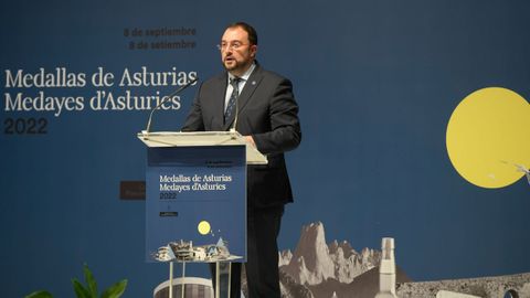 El presidente del Principado de Asturias, Adrián Barbón, en el acto institucional de conmemoración del Día de Asturias