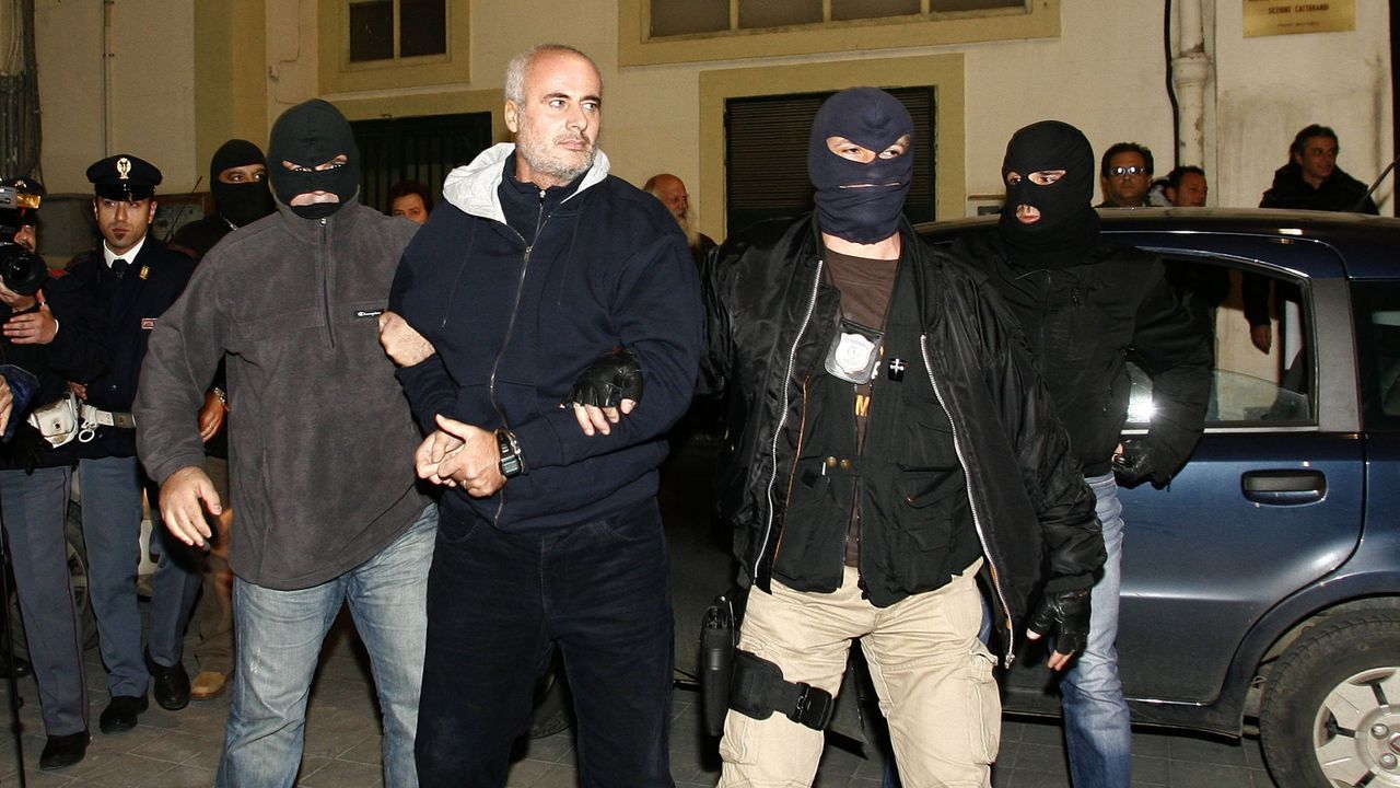 Kitesurf en A Illa.Detenci�n del capo siciliano Domenico Raccuglia, en una imagen de archivo