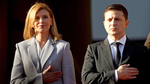 Olena Zelenska, junto a su marido, el presidente ucraniano, en octubre del 2019 en Riga (Letonia)