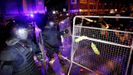 Cargas policiales en el asedio a la Delegacin del Gobierno en Barcelona