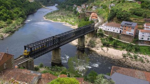 El puente de Os Peares, uno de los de la lnea frrea entre Monforte y Ourense