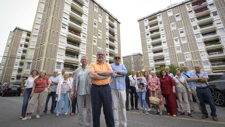 Nace una plataforma de afectados por la suspensión de la venta de las viviendas militares en Pontevedra