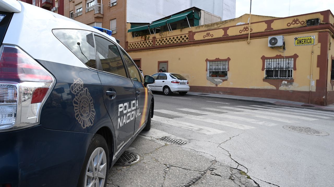 Un menor de 17 años mata a cuchilladas a su madre adoptiva en Badajoz tras una discusión en la vivienda