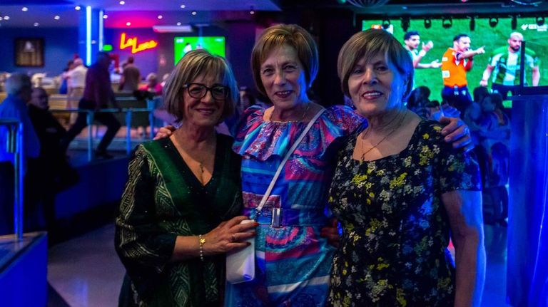 Los gallegos sí viajan a La Luna: «Este es el mejor cohete, aquí bailas y ligas muchísimo... vaya si ligas»