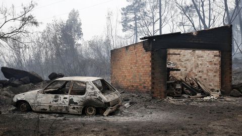 Casas quemadas en la parroquia de Moces, en Melón