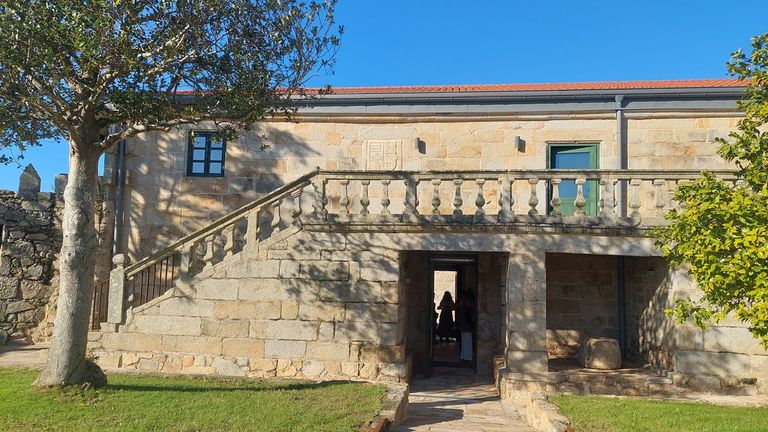 El Pazo de Quintáns, en Sanxenxo: cocina de calidad de la lareira al hornillo y a la vitrocerámica