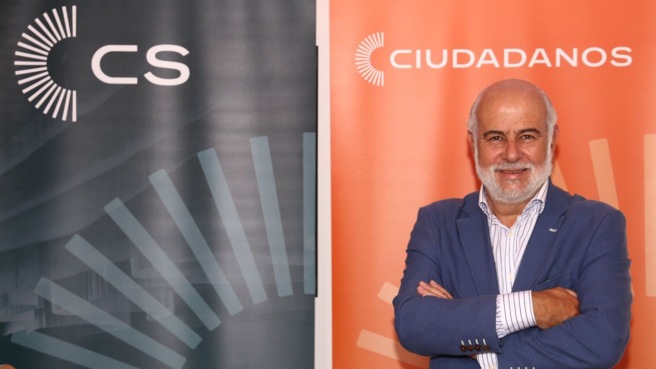 El presidente del PP, Alberto Nez Feijoo y la candidata del PP a la presidencia de Cantabria, Mara Jos Senz de Buruaga, en un acto en Madrid