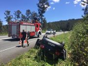 Salida de v�a en un accidente en Catoira