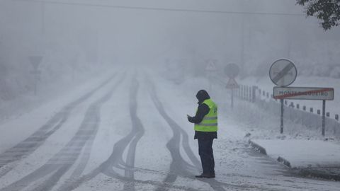 Imagen de una nevada del ltimo invierno en la carretera N-VI.