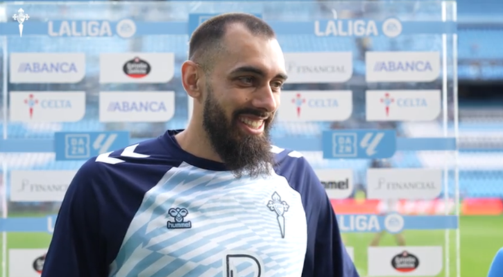 Borja Iglesias, tras el triunfo del Celta sobre el Valencia en Bala�dos.