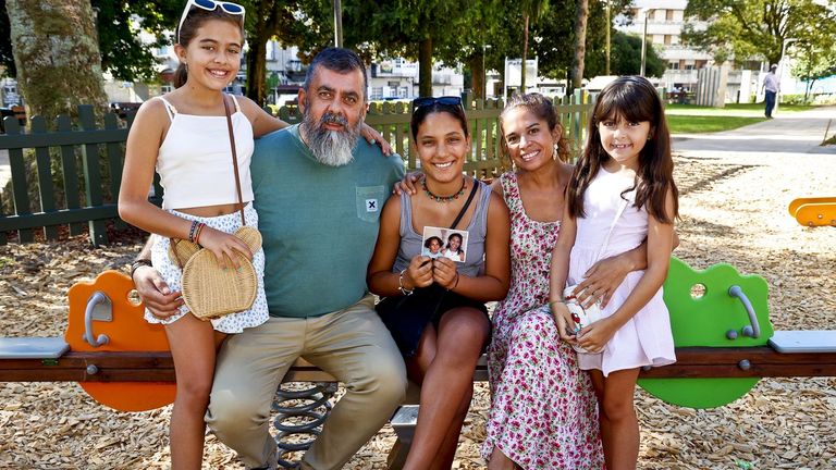 <span lang="gl">Conchi cumpre a promesa a súa «irmá» saharaui: Asma xa é feliz en Ponteareas</span>