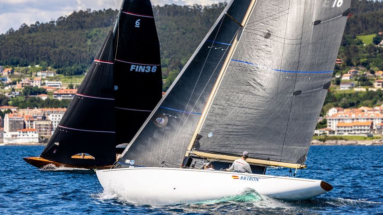 El Bribon arranca la temporada con una victoria en Sanxenxo