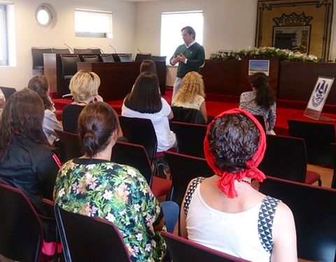 El alcalde de Sada, Ernesto Anido, recibi� a los usuarios en el inicio del Programa de Empleo