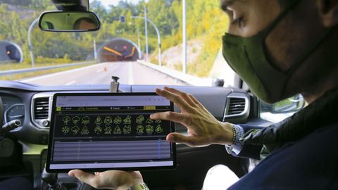 El conductor recibe la información a través de una aplicación dentro del coche
