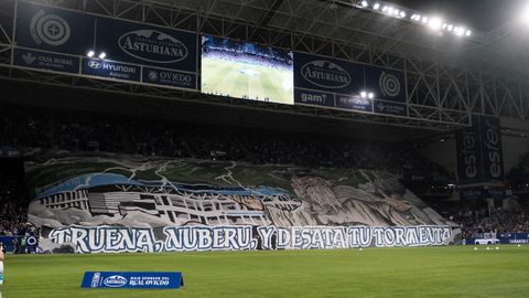 Tifo de Symmachiarii en el derbi asturiano de septiembre de 2026