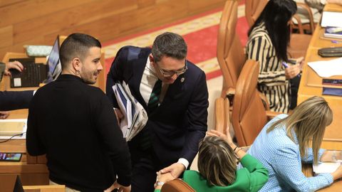 En el centro de la imagen, Daniel Vega, del PP, futuro alcalde de Ribadeo