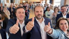 Valentn Gonzlez Formoso con Bernardo Fernndez, en la presentacin de la candidatura del PSOE en Pontedeume