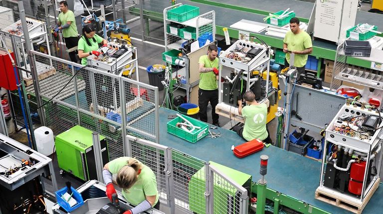 La empresa gallega que enseña la autonomía energética que viene del suelo y del aire