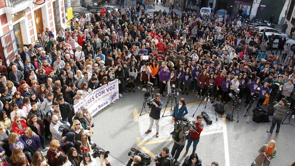 El �lbum del d�a.La avenida de Madrid de Lugo llena de nieble ayer hasta las primeras de la tarde