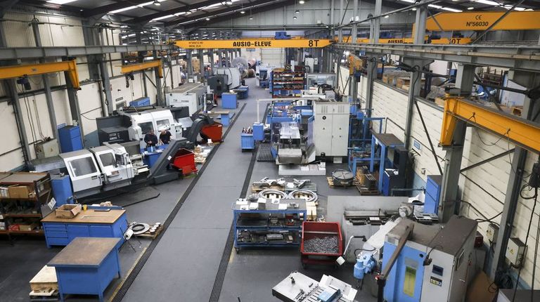 La patronal de Ferrol recalca que las auxiliares del naval «están preparadas para la automoción»